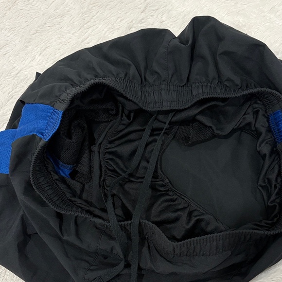 Nike - Picture 5 of 10